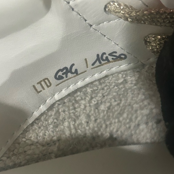 Mid Star Glitter Sneaker
Golden Goose new without box size 38 - Picture 10 of 12